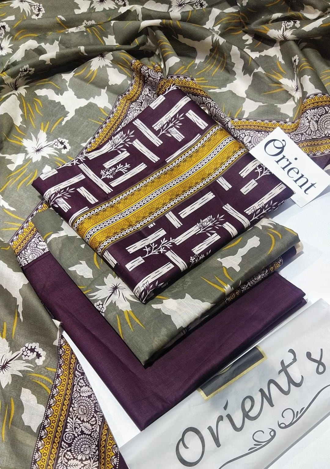 Olive &amp; Plum Printed 3-Piece Suit